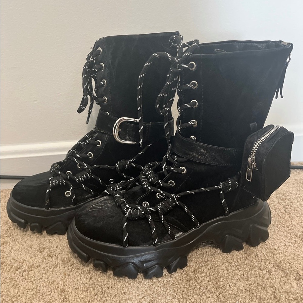 Poster Grl Platform Boots